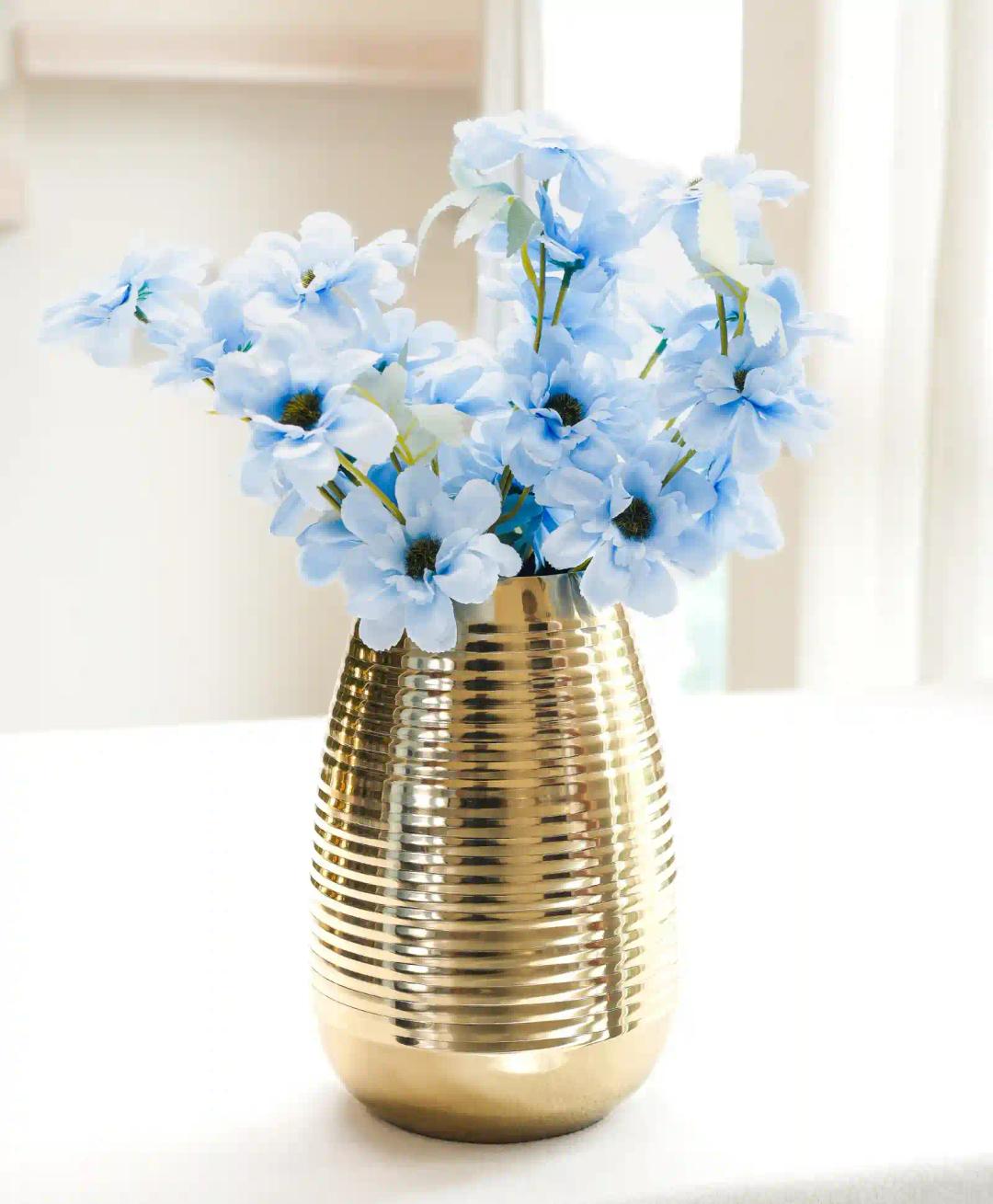 Metal Ribbed Flower Vase, Gold